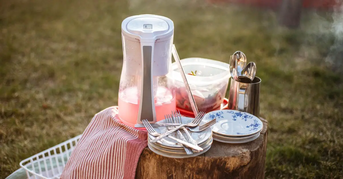 How To Clean Utensils While Camping